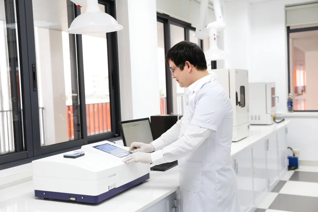 Sinh viên sẽ được trải nghiệm học tập và thực hành tại hệ thống phòng thí nghiệm đồng bộ với các trang thiết bị hiện đại