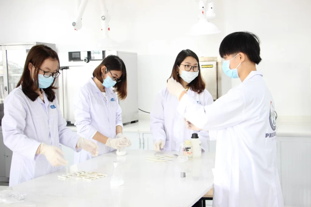 Sinh viên Công nghệ vật liệu được đảm bảo ít nhất 25% giờ thực hành trong toàn bộ chương trình học